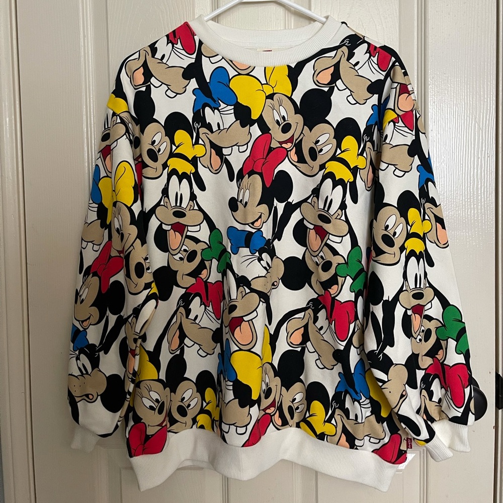 NWOT Levi’s x Disney AOP Melrose Sweatshirt